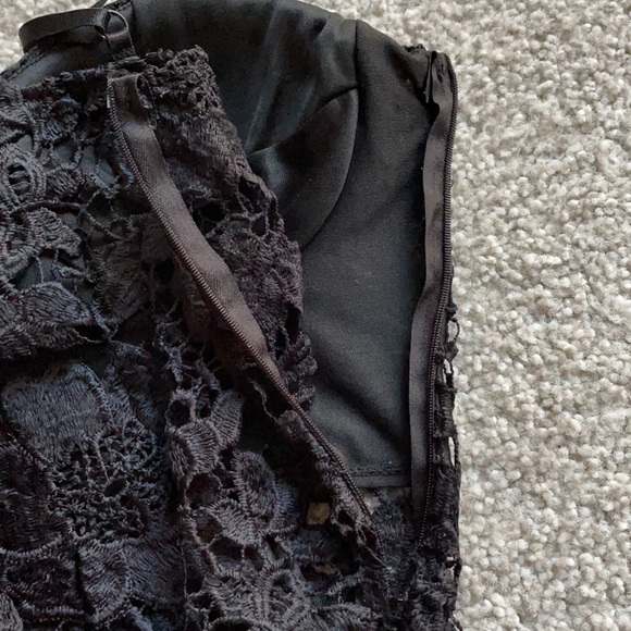 ✨Black Lace Top✨ - Picture 6 of 10